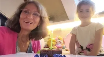 فاجأته بعد الهدنة| مصري يروي موقفا إنسانيا مع مديرته بالخارج: أجلت الاحتفال بعيد ميلادي تضامنًا مع فلسطين