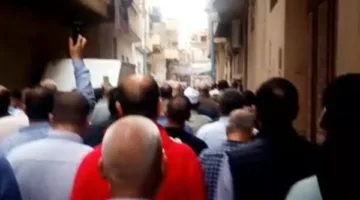 في جنازة مهيبة.. أهالي الدقهلية يشيعون جثمان النائب ثروت فتح الباب لمثواه الأخير| بث مباشر