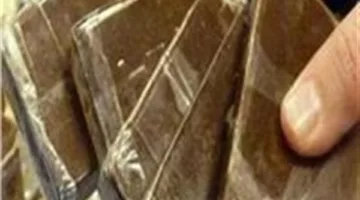 قبل ترويجه على عملائه.. ضبط تاجر مخدرات بحوزته 50 فرش حشيش بمركز الوقف في قنا