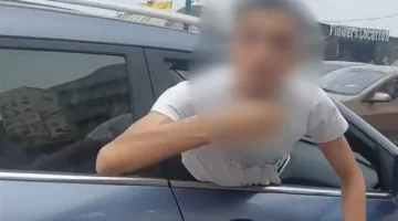 كسروا له المرايا.. الأجهزة الأمنية تفحص واقعة إهانة شابين بسيارة ملاكي لسائق ميكروباص بالإسكندرية
