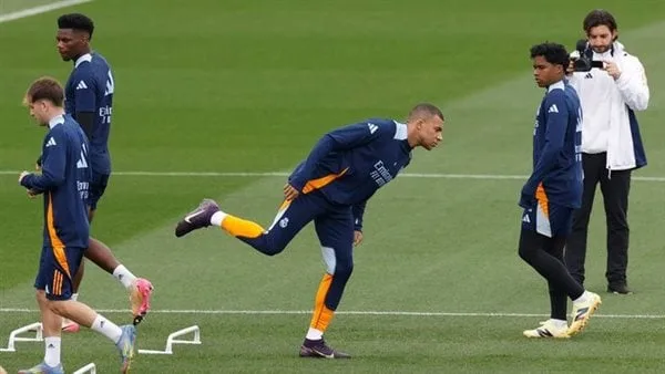 مبابي يعود إلى تدريبات ريال مدريد.. وتقارير تكشف موقفه من الكلاسيكو