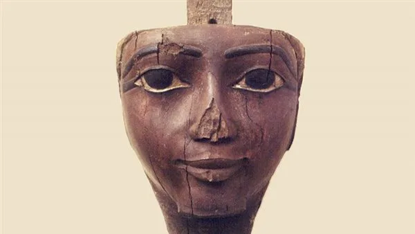 متحف آثار مدريد يعرض قناعًا خشبيًا من مصر القديمة متحف آثار مدريد يعرض قناعًا خشبيًا من مصر القديمة