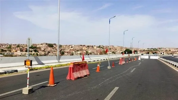 محافظ أسوان يتابع أعمال تركيب فواصل دائمة بمحور بديل خزان أسوان لتحقيق الأمان لمستخدمي الطريق محافظ أسوان يتابع أعمال تركيب فواصل دائمة بمحور بديل خزان أسوان لتحقيق الأمان لمستخدمي الطريق