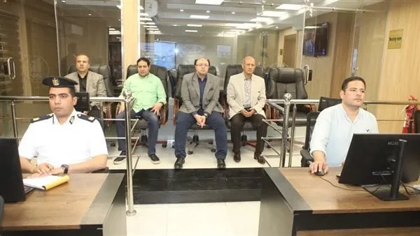 محافظ بني سويف يتابع من مركز الشبكة الوطنية استعدادات مواجهة الطقس السيئ