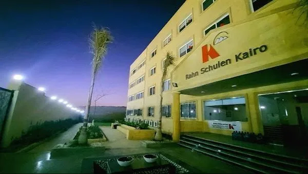 محاكمة مسؤولي مدرسة شهيرة لاتهامهم بتدريس مناهج غير أخلاقية محاكمة مسؤولي مدرسة شهيرة لاتهامهم بتدريس مناهج غير أخلاقية