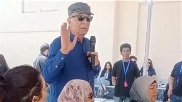 محمود حميدة: الإسكندرية مش عروس البحر ولا حاجة.. لو طلعت بره هتلاقيها واحدة كركوبة وأسنانها واقعة محمود حميدة: الإسكندرية مش عروس البحر ولا حاجة.. لو طلعت بره هتلاقيها واحدة كركوبة وأسنانها واقعة