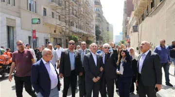 مستشار رئيس الجمهورية ومحافظ القاهرة يناقشان خطوات إعادة تشغيل محل جروبي التراثي بميدان طلعت حرب