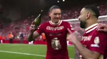 مشروبات غير كحولية.. ديلي ميل تسلط الضوء على لقطة صلاح ونونيز بعد التتويج بالبريميرليج