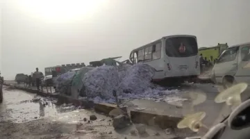مصرع وإصابة 20 شخصا في تصادم ميكروباص وسيارة نقل على الطريق الإقليمي بالمنوفية