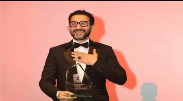 مصري وصف أول؟.. أحمد حلمي يعتذر عن واقعة زوج كارمن سليمان خلال عرض مسرحية بني آدم