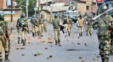 مقتل 5 سياح وإصابة 8 آخرين في هجوم نفذه مجهولون بـ كشمير