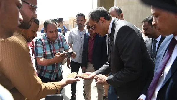 موسم الخير.. بدء توريد القمح بصوامع الترامسة في قنا