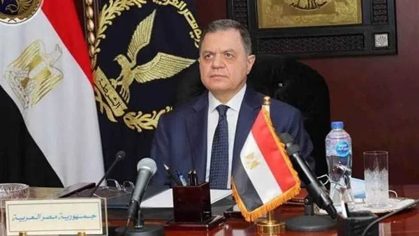 وزير الداخلية يسمح لـ21 مواطنا بالتجنس بجنسيات أجنبية وزير الداخلية يسمح لـ21 مواطنا بالتجنس بجنسيات أجنبية