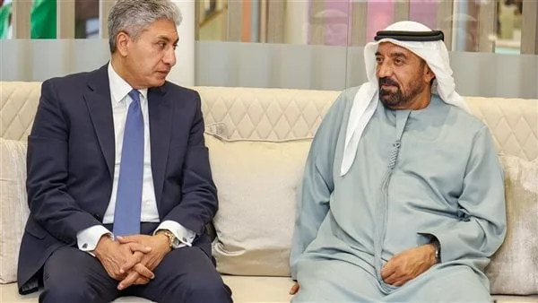 وزير السياحة يلتقي رئيس هيئة الطيران المدني بالإمارات لبحث زيادة الحركة السياحية إلى مصر