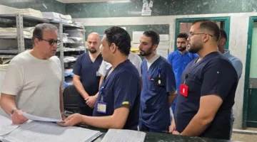 وزير الصحة يشيد بانتظام العمل ويوجه بصرف مكافأة لجميع العاملين والإداريين بمستشفى البنك الأهلي