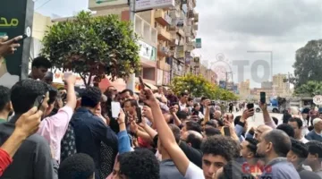 ياسين ابننا كلنا.. أهالي البحيرة يتضامنون مع الصغير من أمام المحكمة