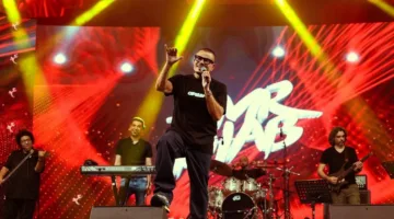 10 صور من الحفل الأسطوري لعمرو دياب بالقرية العالمية في دبي