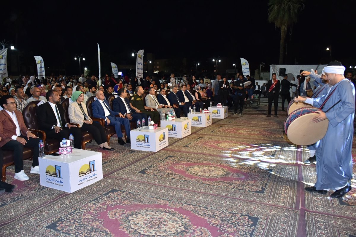 ملتقى كلية التربية بساحة ابو الحجاج