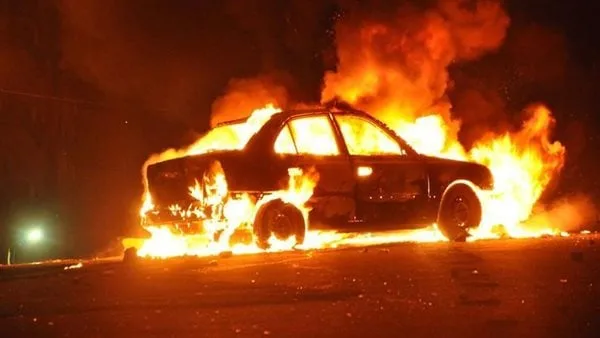 القبض على عامل أضرم النيران بسيارة شخص في القاهرة