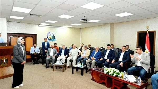 وزير الإسكان يعقد اجتماعا بمقر جهاز السويس الجديدة لمتابعة المشروعات التنموية بالمدينة