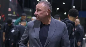 الخطيب قافل على الملف.. شوبير يكشف تطورات مفاوضات الأهلي مع خليفة كولر