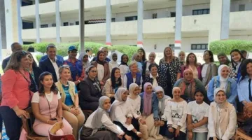 حكايات شخصية وأزمات حياتية.. سفيرة الاتحاد الأوروبي وممثلة UNICEF تشاركان بنات أسوان الثانوية بجلسة فضفضة