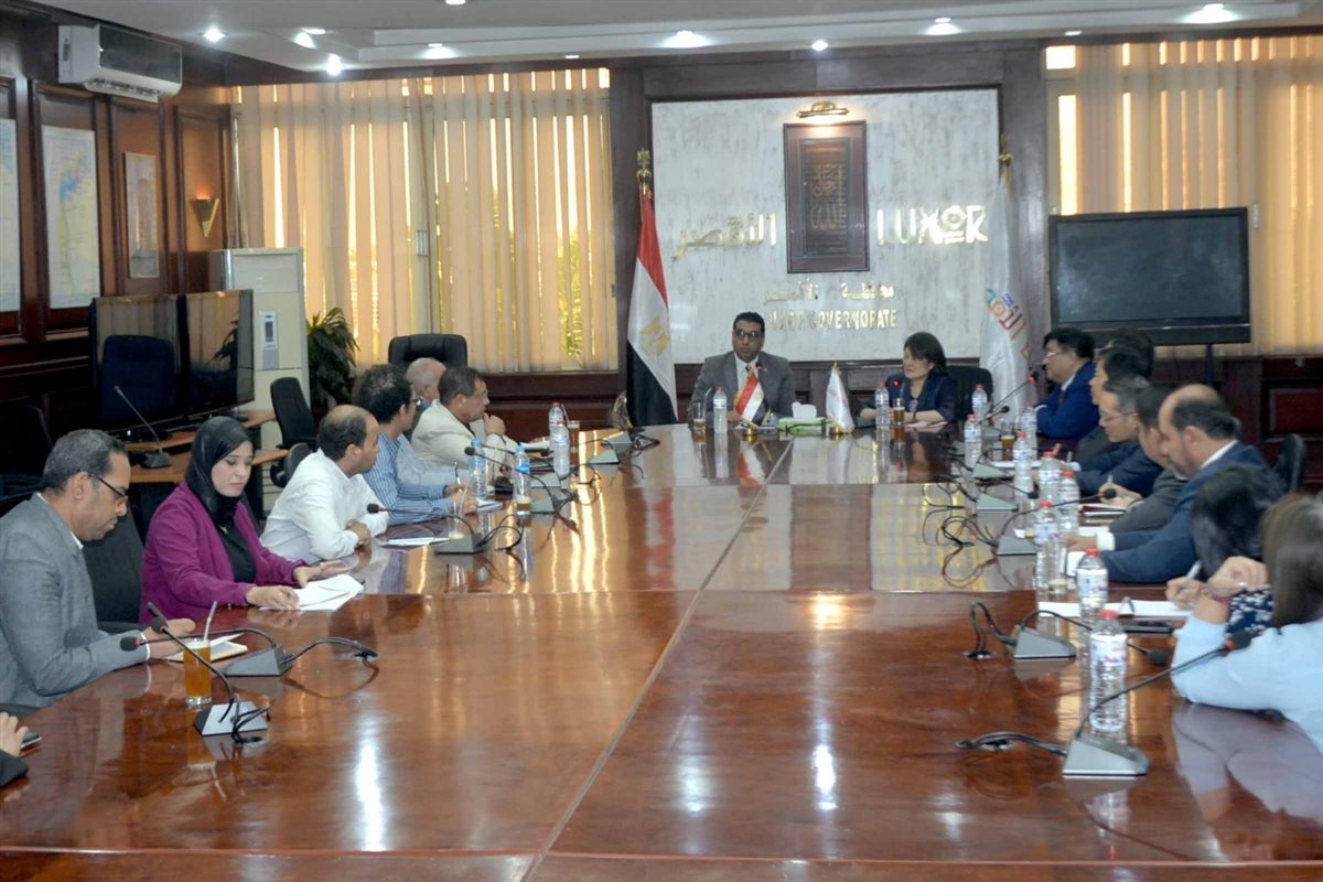 نائب محافظ الأقصر يستقبل وفد صينى 