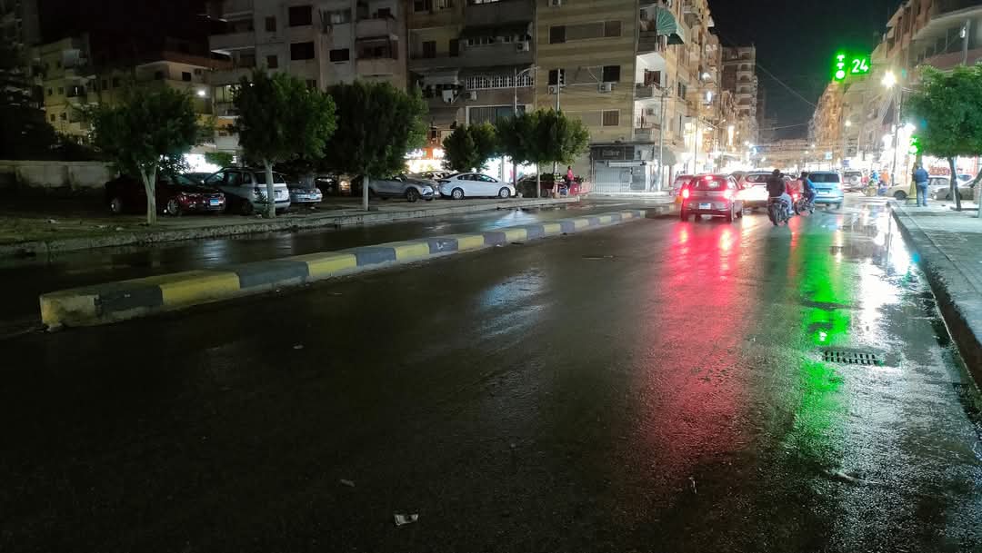 مسح مياه الأمطار من شوارع كفر الشيخ 