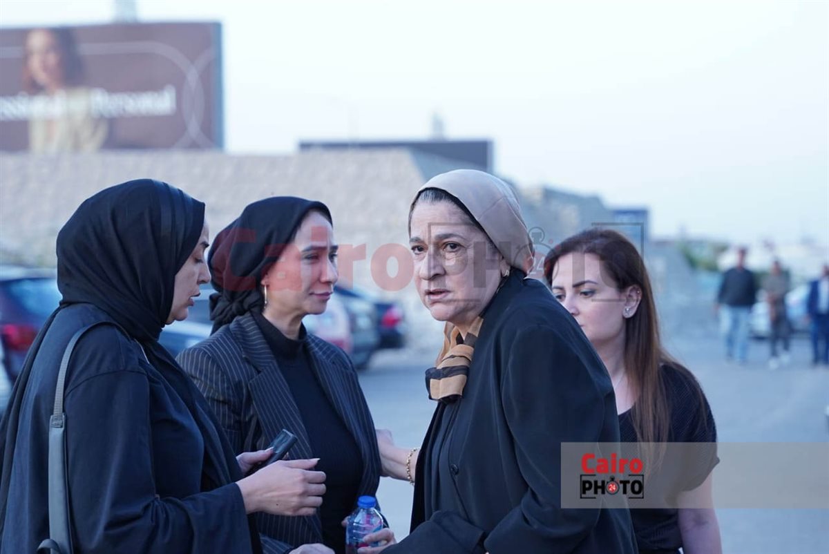 بدء عزاء الدكتور وليد مصطفى رئيس مجلس أمناء القاهرة 24 بشرطة زايد.. وعمرو الفقي وإسماعيل فرغلي أول الحاضرين