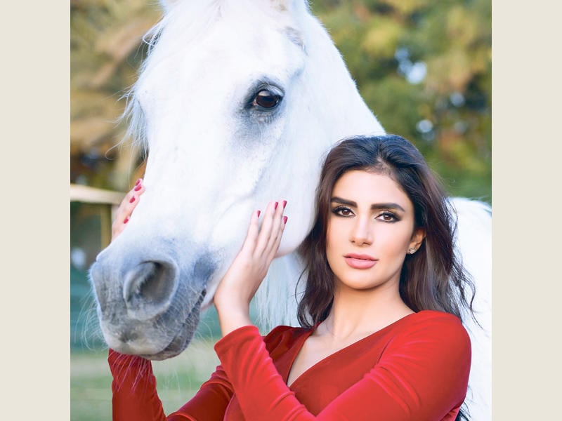 الإعلامية أحلام العجارمة زوجة أحمد المحمدي الجديدة