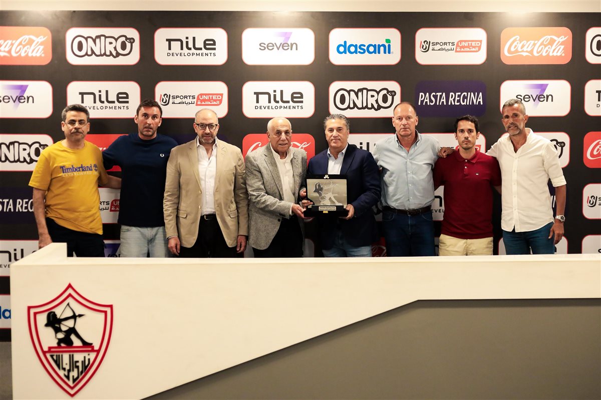 جوزيه بيسيرو وجهازه المعاون 