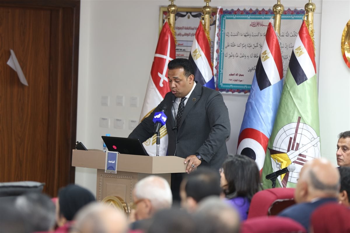 منح محمد كمال زمالة كلية الدفاع الوطني عن رسالة دور الإعلام في مواجهة الفكر المتطرف