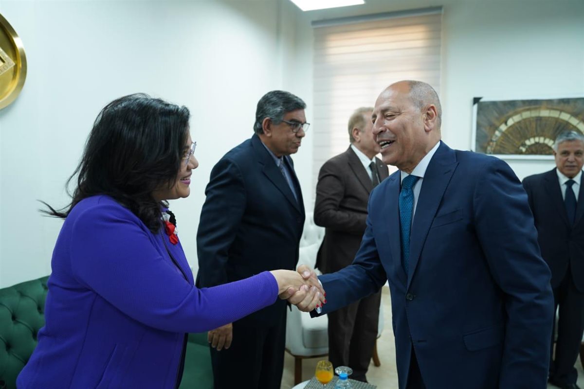 منح محمد كمال زمالة كلية الدفاع الوطني عن رسالة دور الإعلام في مواجهة الفكر المتطرف