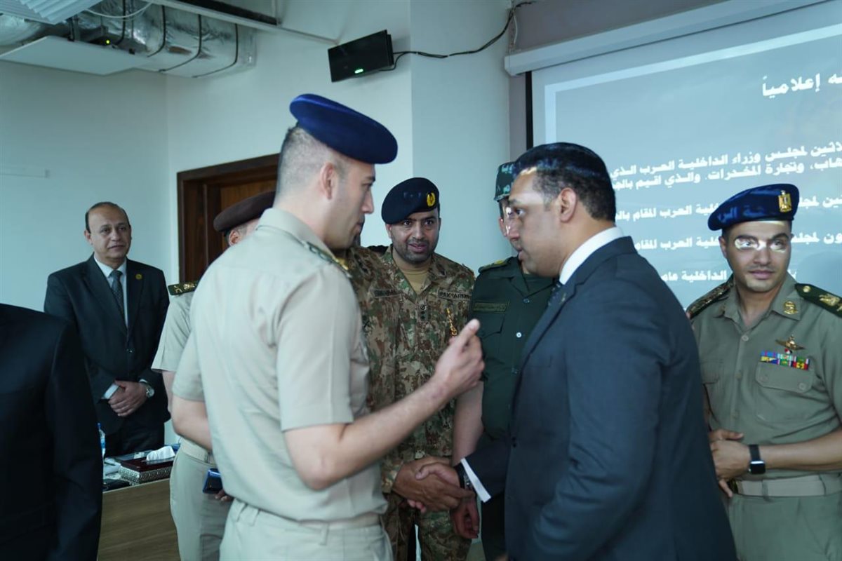 منح محمد كمال زمالة كلية الدفاع الوطني عن رسالة دور الإعلام في مواجهة الفكر المتطرف