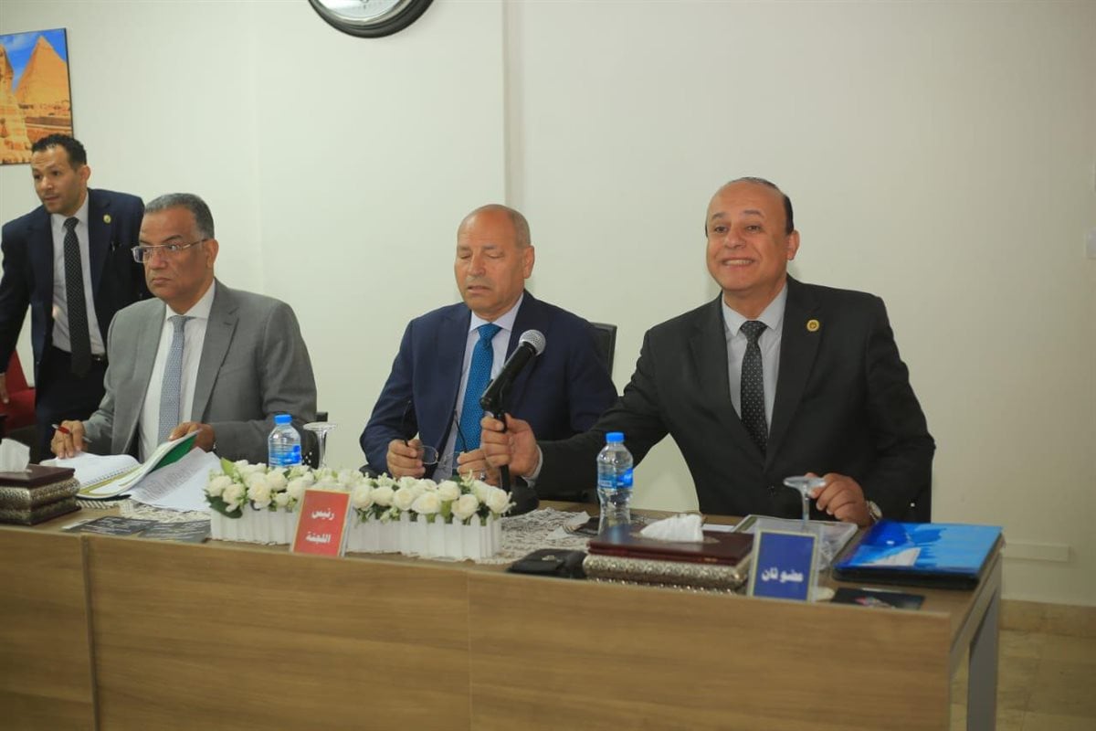 منح محمد كمال زمالة كلية الدفاع الوطني عن رسالة دور الإعلام في مواجهة الفكر المتطرف