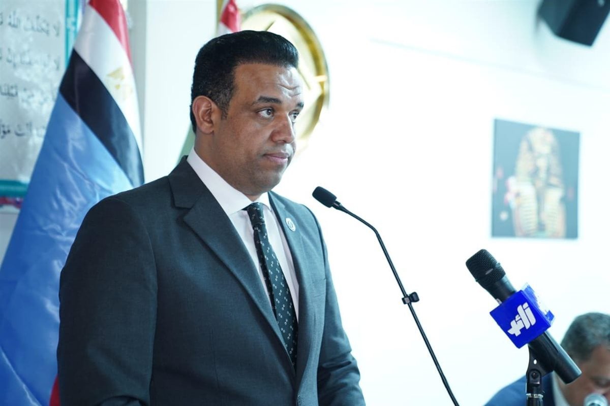 منح محمد كمال زمالة كلية الدفاع الوطني عن رسالة دور الإعلام في مواجهة الفكر المتطرف