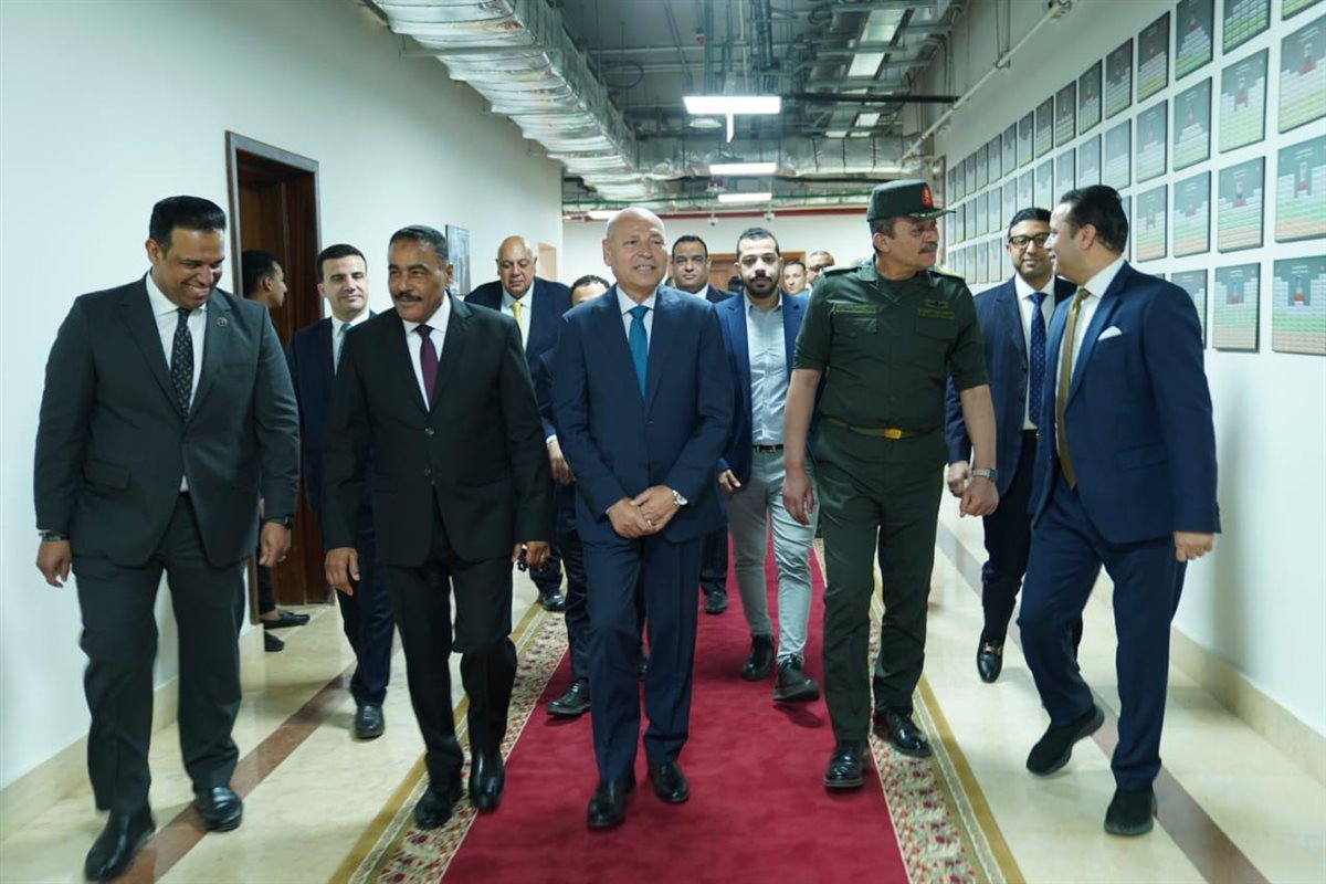 منح محمد كمال زمالة كلية الدفاع الوطني عن رسالة دور الإعلام في مواجهة الفكر المتطرف