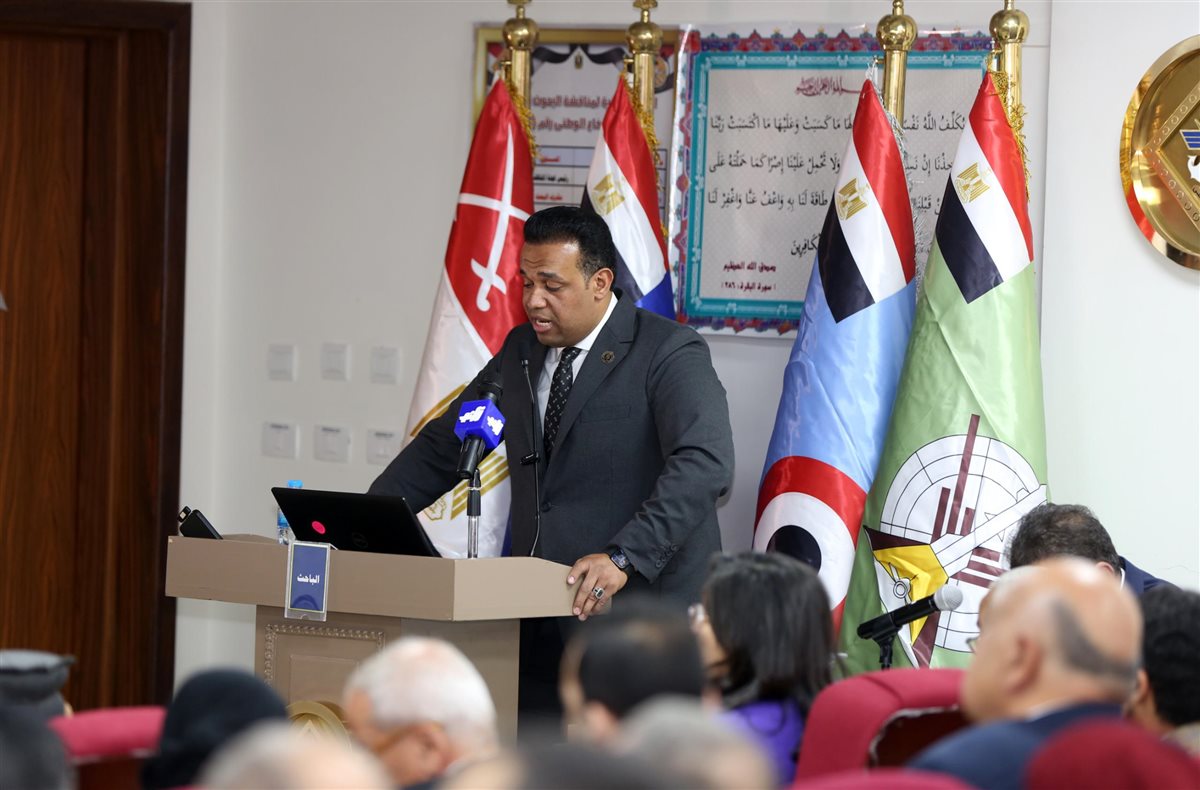 منح محمد كمال زمالة كلية الدفاع الوطني عن رسالة دور الإعلام في مواجهة الفكر المتطرف