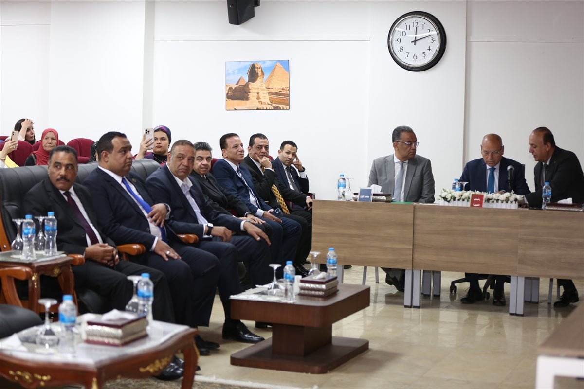 منح محمد كمال زمالة كلية الدفاع الوطني عن رسالة دور الإعلام في مواجهة الفكر المتطرف