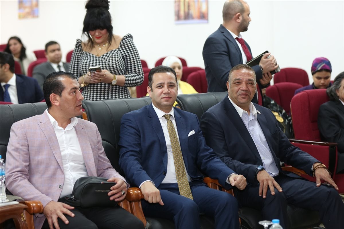 منح محمد كمال زمالة كلية الدفاع الوطني عن رسالة دور الإعلام في مواجهة الفكر المتطرف