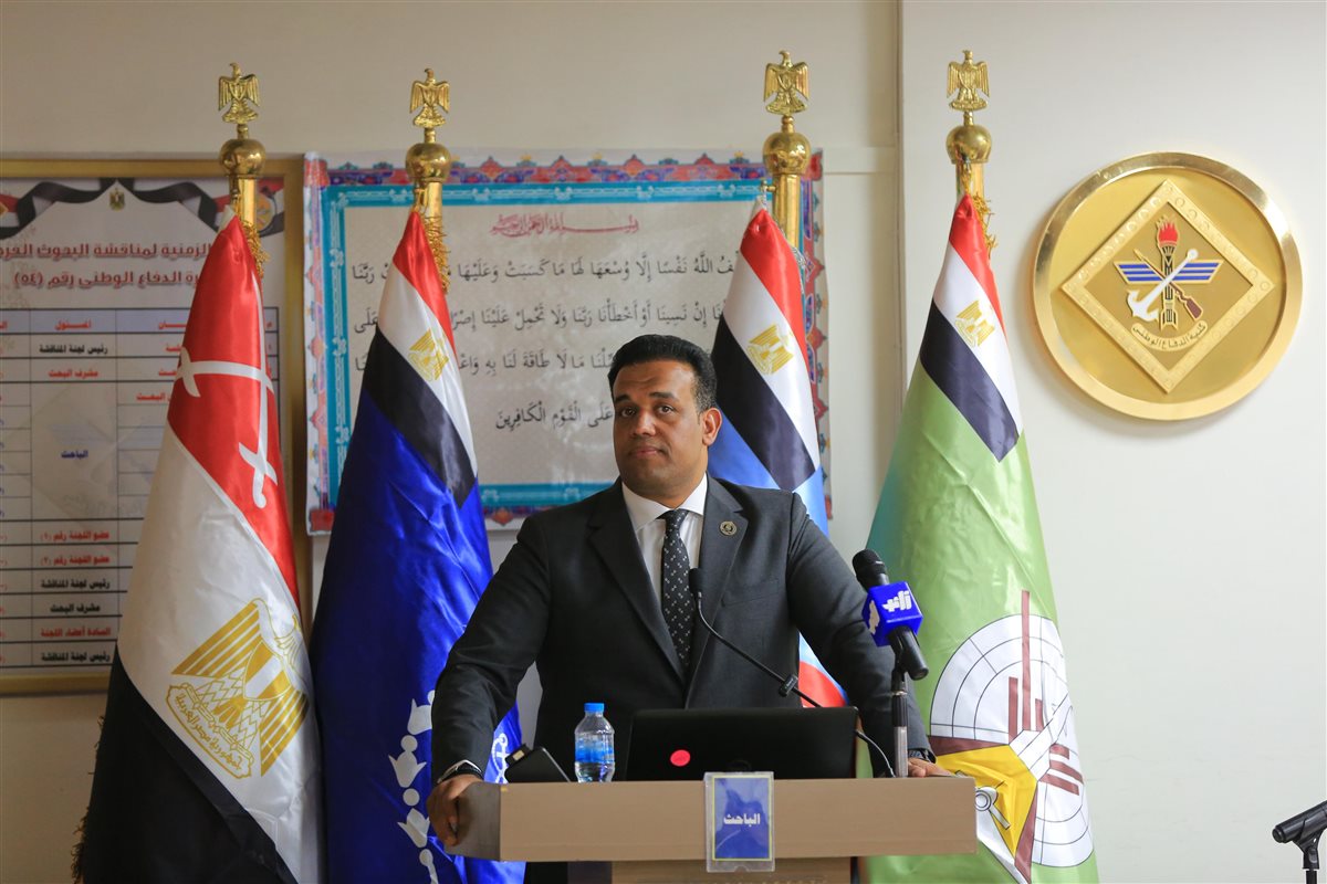 منح محمد كمال زمالة كلية الدفاع الوطني عن رسالة دور الإعلام في مواجهة الفكر المتطرف