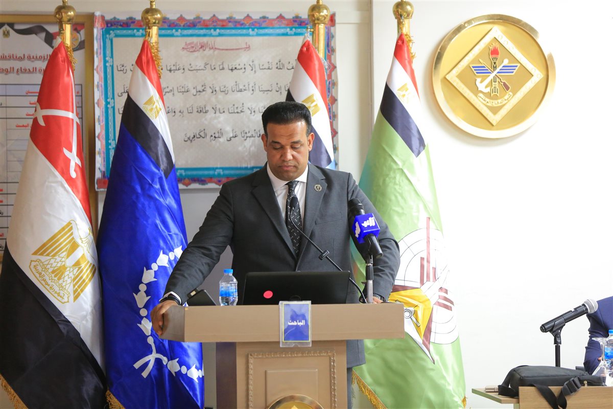 منح محمد كمال زمالة كلية الدفاع الوطني عن رسالة دور الإعلام في مواجهة الفكر المتطرف