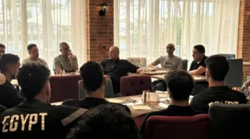 أبو ريدة يدعم منتخب الشباب قبل لقاء زامبيا بأمم إفريقيا