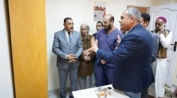 محافظ مطروح يتفقد مدينة السلوم.. ويفتتح الوحدة البيطرية