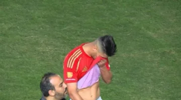 مصدر بـ الأهلي: أشرف داري يغيب عن المشاركة لمدة أسبوعين إلى 3 أسابيع