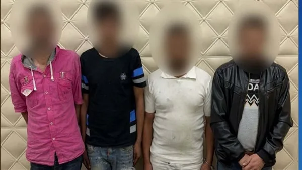 ساوموه بفيديو فاضح.. حبس المتهمين بسرقة وابتزاز صاحب محل بالسيدة زينب