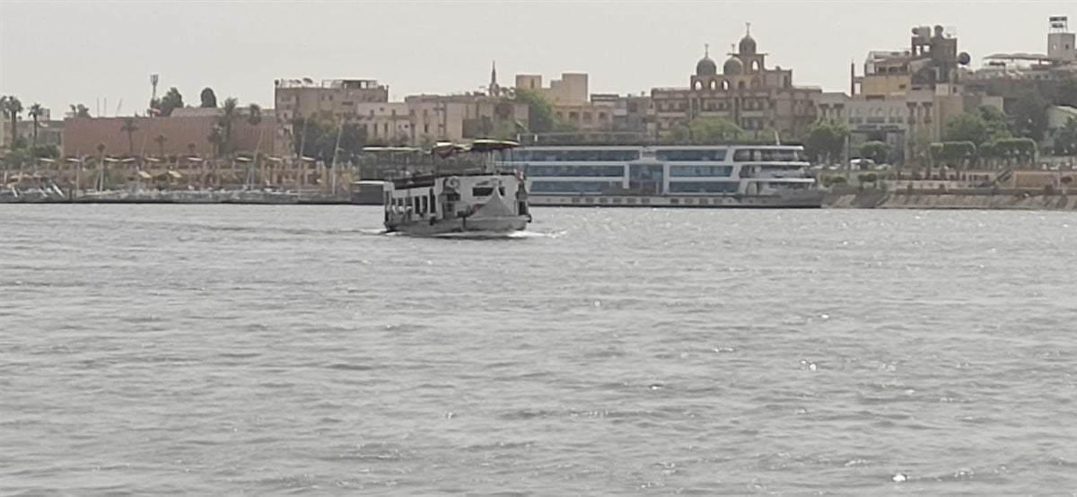 بعد انحسار العاصفة الترابية.. عودة الملاحة النهرية بأرمنت والأقصر