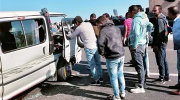 إصابة 10 عمال زراعيين في حادث تصادم على الطريق الصحراوي بالبحيرة