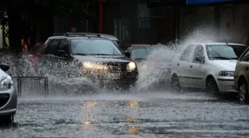 7 نصائح لقيادة السيارة بأمان خلال سقوط الأمطار.. تعرف عليها