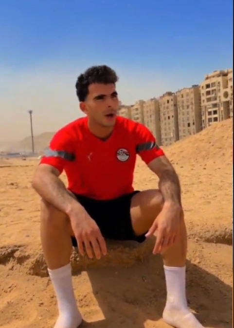 بقميص المنتخب.. تدريبات شاقة لزيزو في الصحراء استعدادًا للموسم الجديد بقميص المنتخب.. تدريبات شاقة لزيزو في الصحراء استعدادًا للموسم الجديد